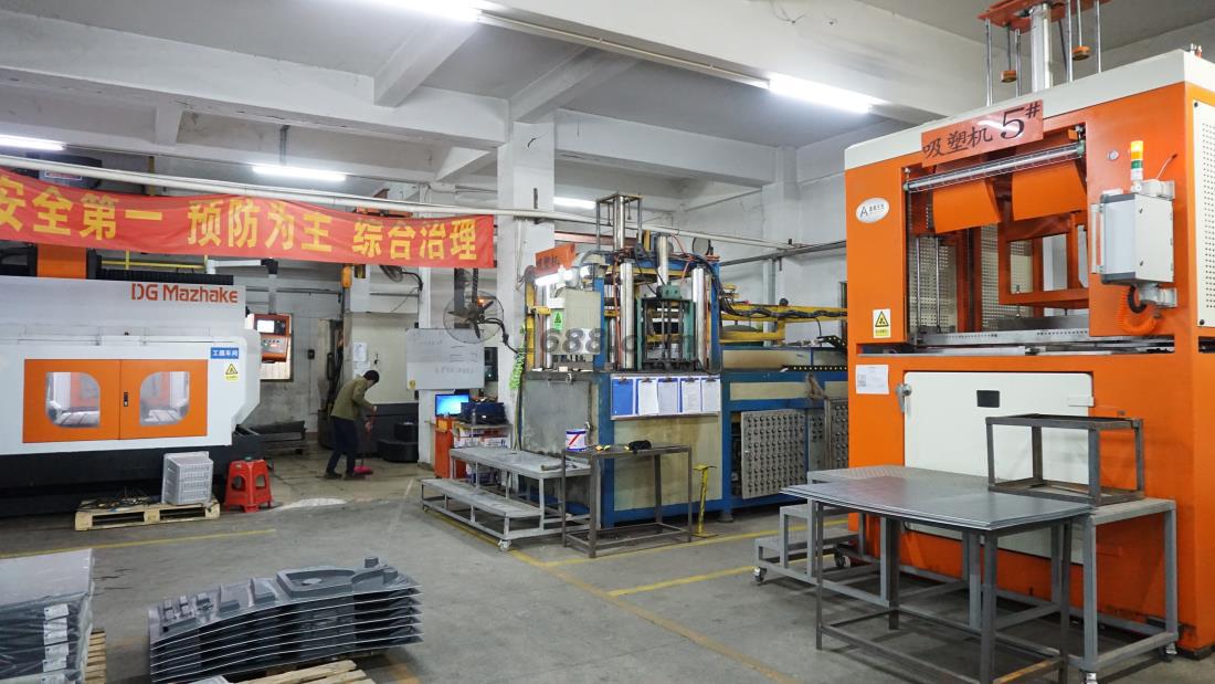 厚片吸塑生產(chǎn)車(chē)間